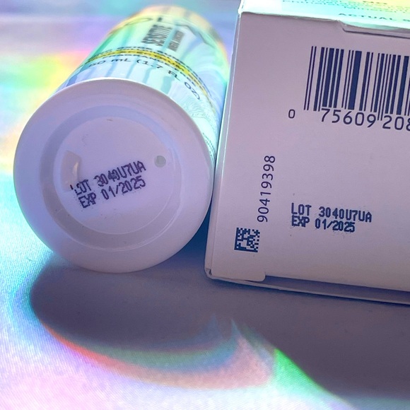 Olay Sensitive Mineral Face Sunscreen with Zinc Oxide - Picture 2 of 7